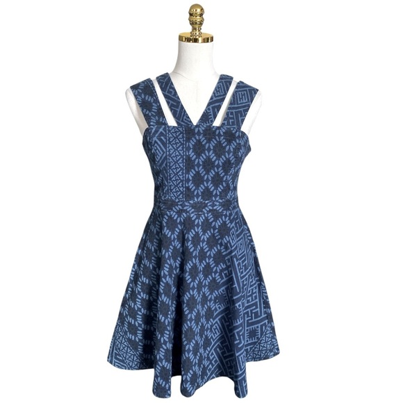 Anthro’ Plenty by Tracy Reese Denim Cutout Fit & Flare Blue Geometric Print Sz 4 - Picture 1 of 7